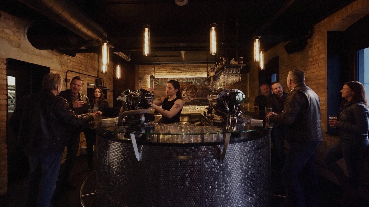 An evening at the Silberwolf Biker Bar
